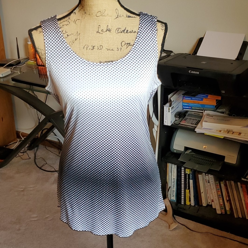 Vandana size Medium blk/white polka dot tank top
